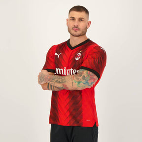 Camisa Milan I 23/24 Torcedor Puma Masculina - Vermelha e Preta